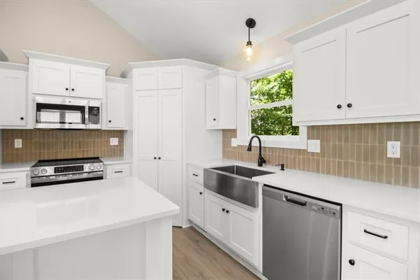 $414,900 | 1103 North Eli Lane, Warrensburg, MO 64093