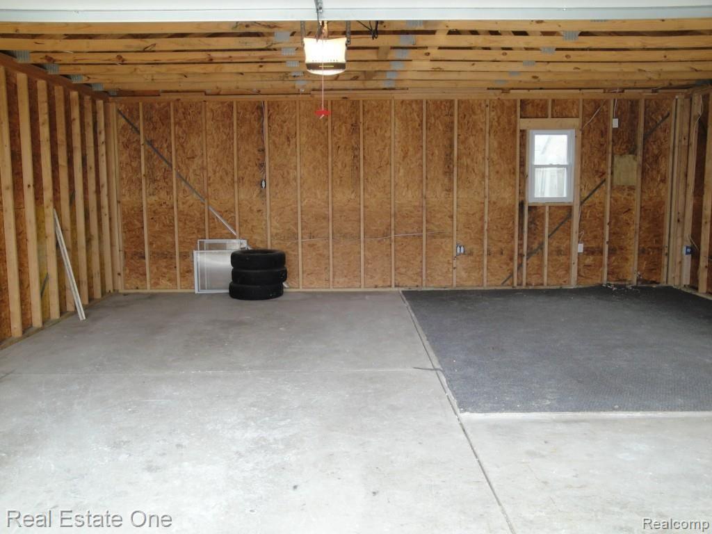 110 Manatee Hazel Park, MI 48030 - Photo 18 of 19