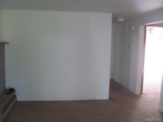 1759 Chateau Road Commerce Township, MI 48382 - Photo 2 of 9 6Living
