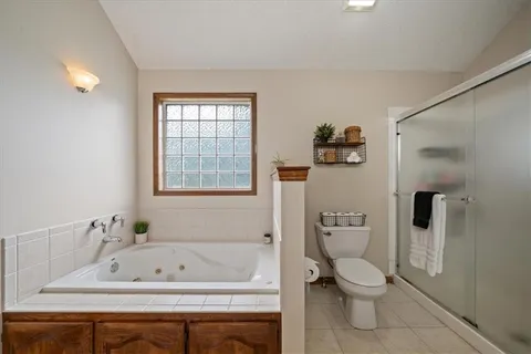 $405,000 | 9400 North Campbell Court, Kansas City, MO 64155