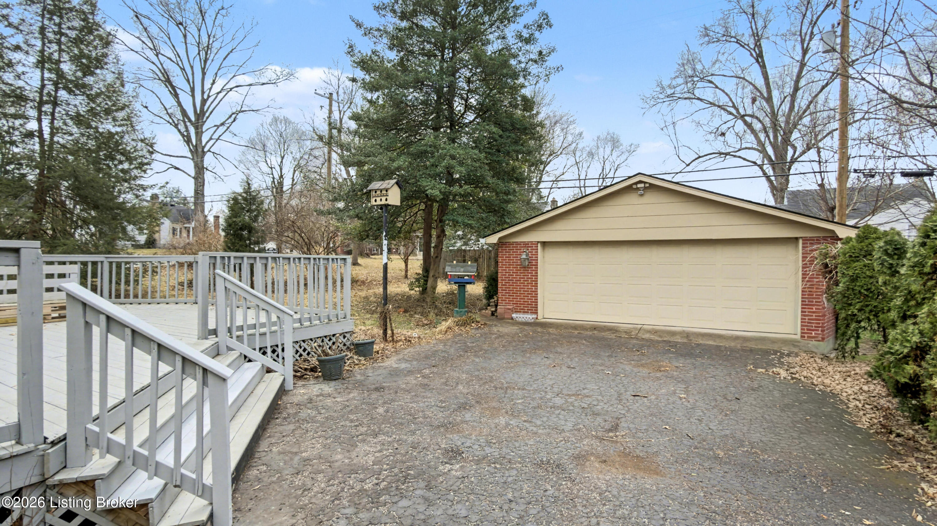 3132 Bobolink Road Louisville, KY 40213 - Photo 18 of 24 Detached garage