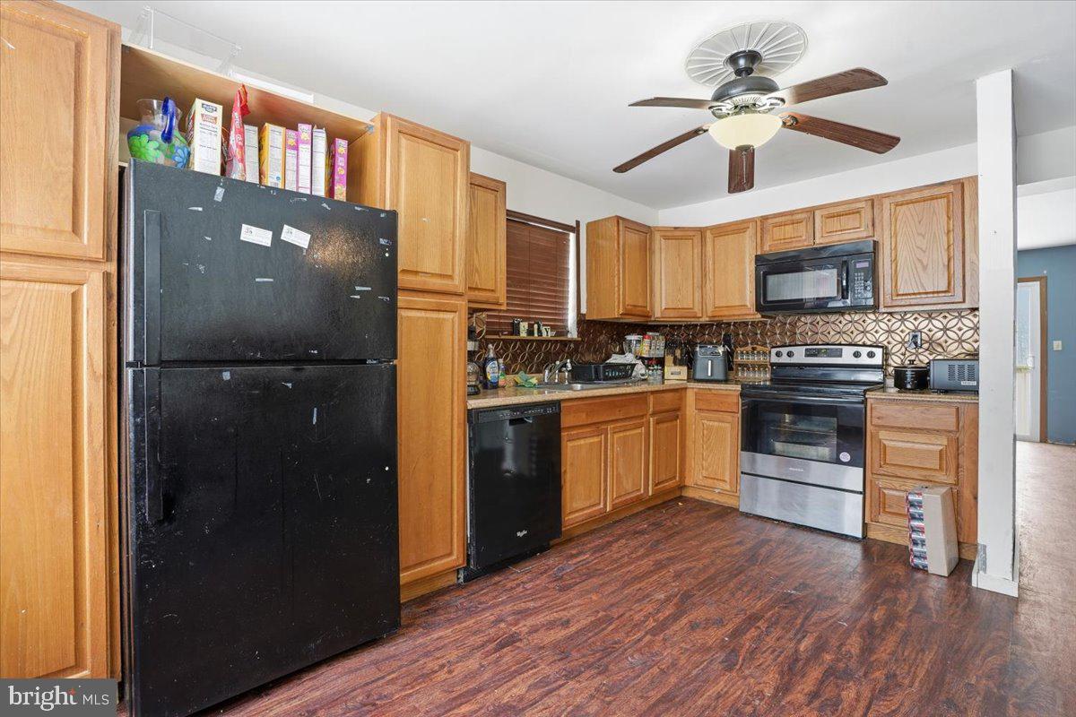 3301 Windemere Drive Bushkill, PA 18324 - Photo 12 of 70