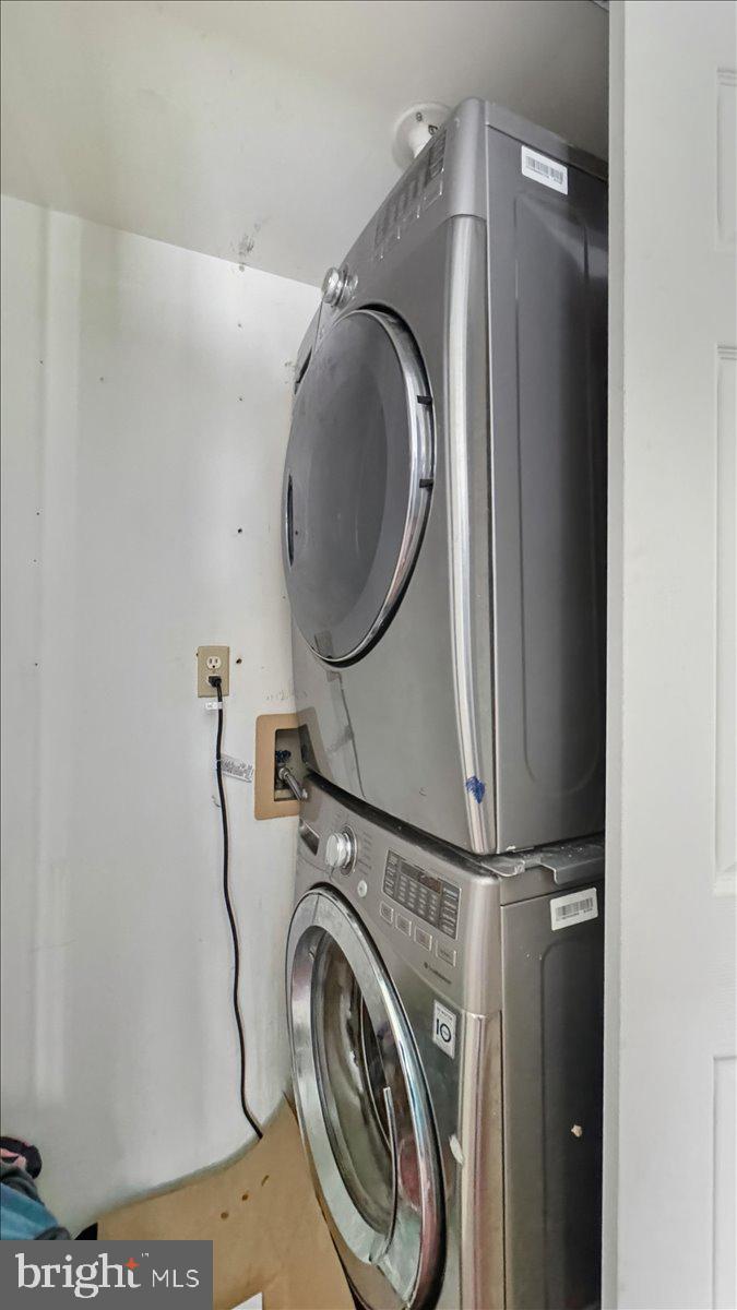 3301 Windemere Drive Bushkill, PA 18324 - Photo 38 of 70 a utility room with dryer and washer