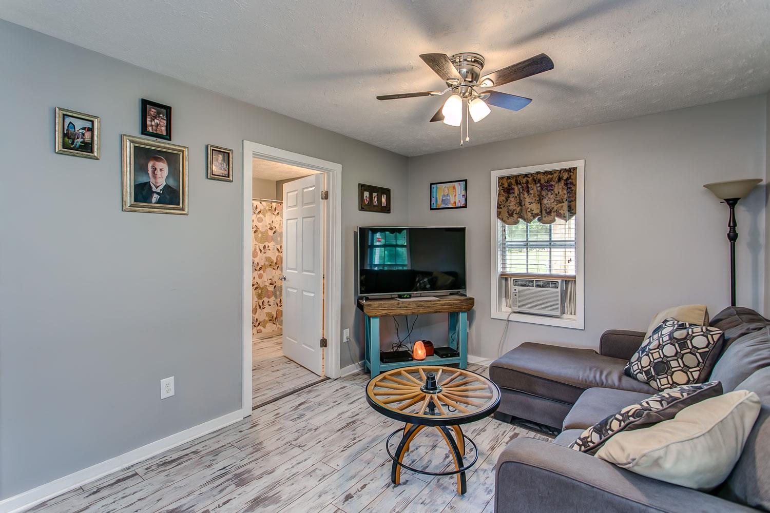 32 Annie Mae Road Summertown, TN 38483 - Photo 7 of 20 Gallery Image 7