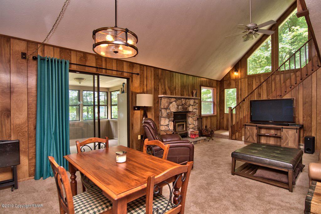 138 Raspberry Drive Canadensis, PA 18325 - Photo 11 of 62 living dining area