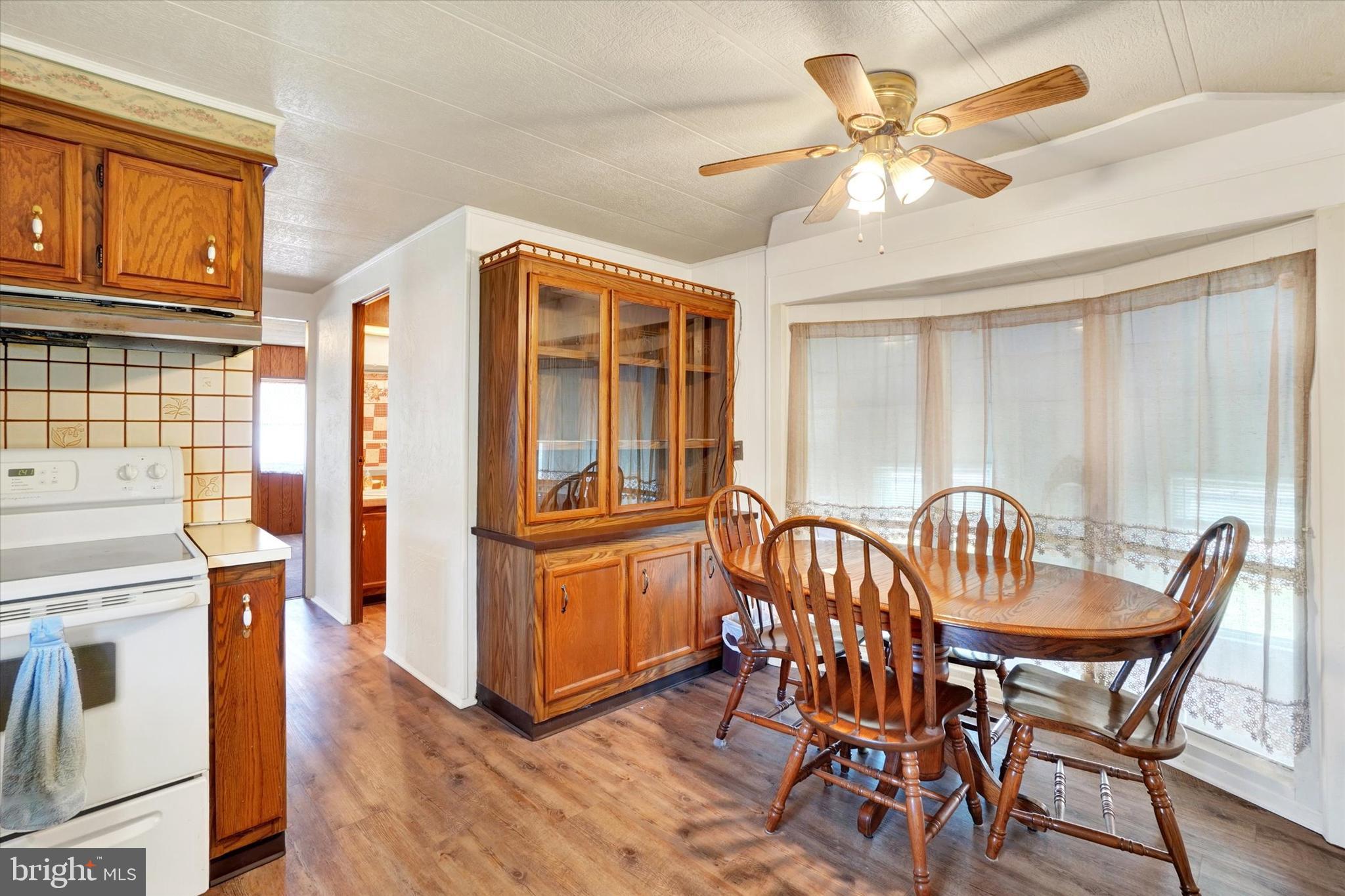 225 Country Ridge Drive York, PA 17408 - Photo 11 of 27