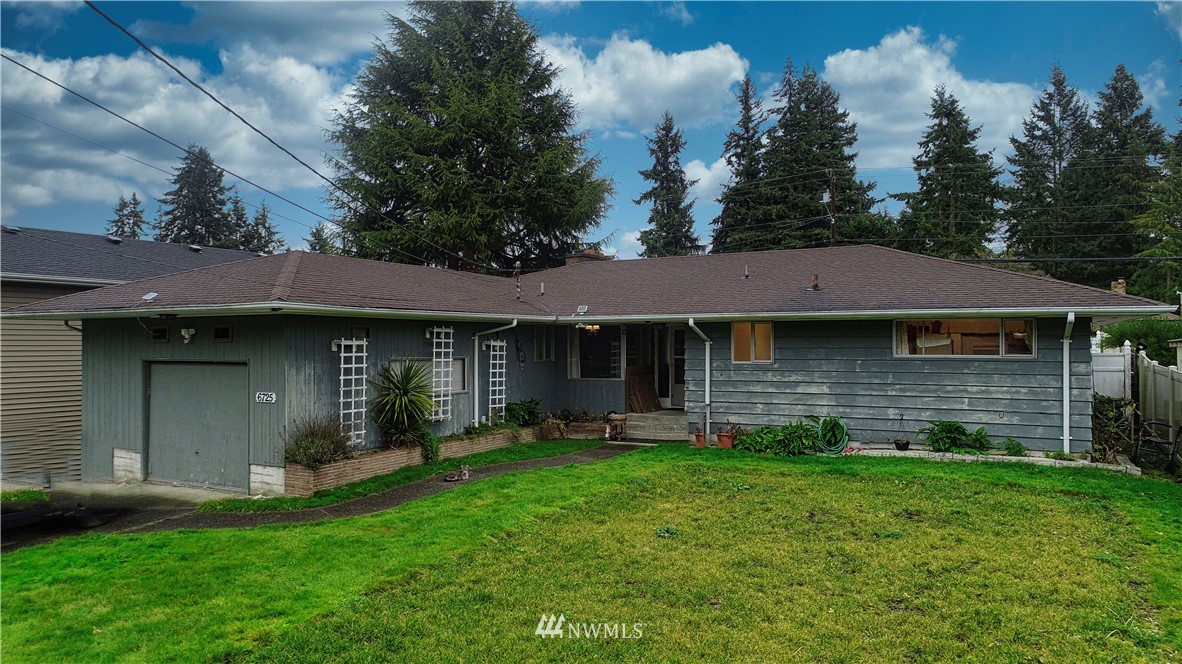 6725 Willow Road Everett, WA 98203 - Photo 1 of 10