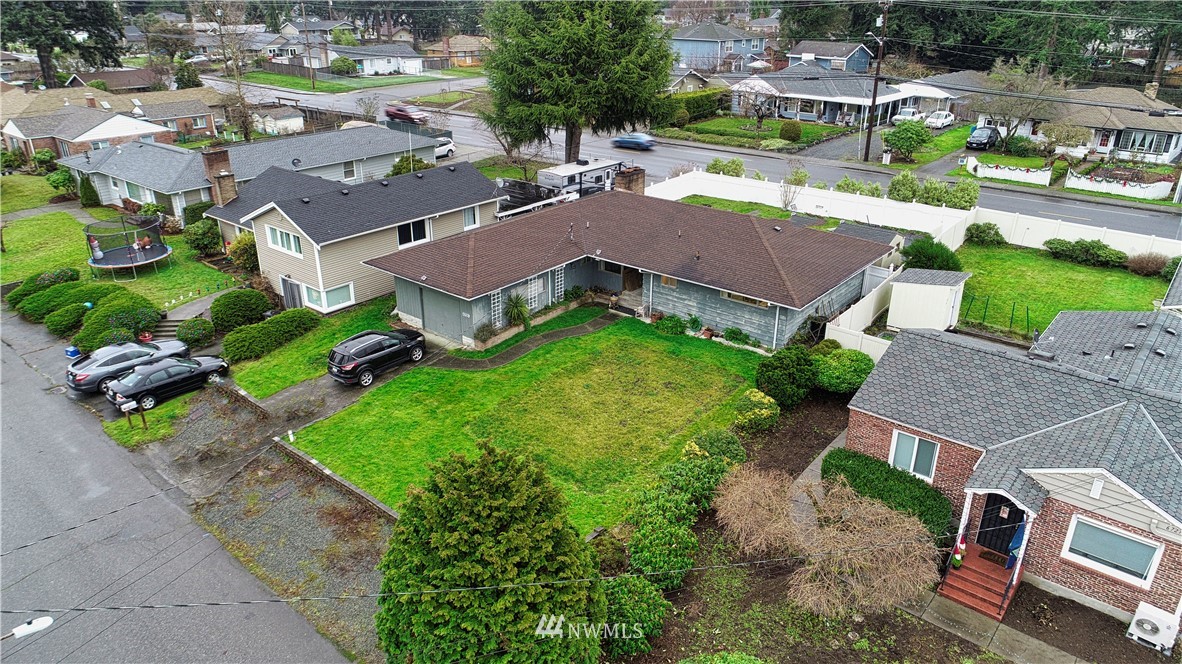 6725 Willow Road Everett, WA 98203 - Photo 2 of 10