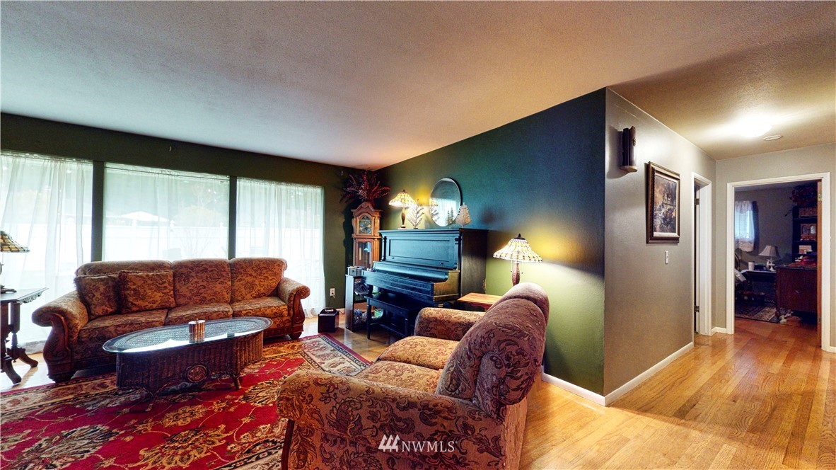 6725 Willow Road Everett, WA 98203 - Photo 6 of 10