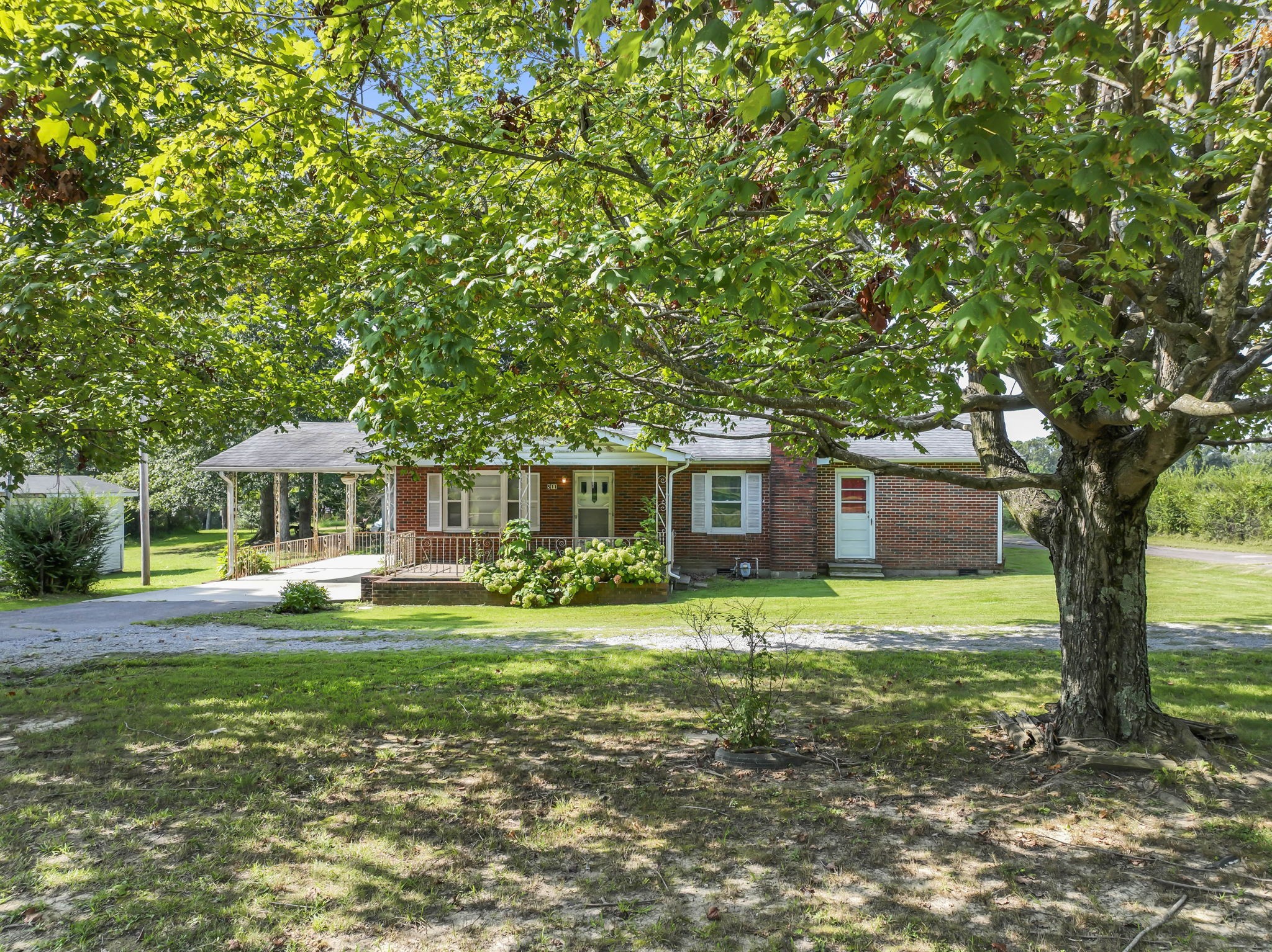 511 Pond Road Dickson, TN 37055 - Photo 1 of 24 Gallery Image 1