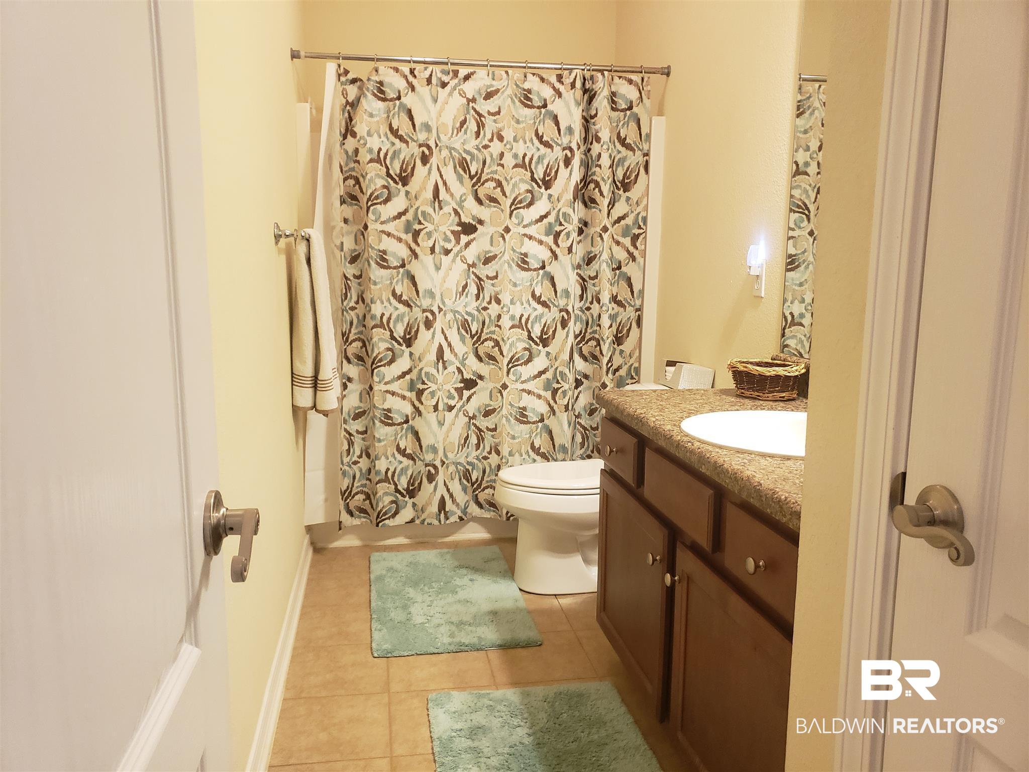113 Durby Lane Foley, AL 36535 - Photo 18 of 32 Bathroom