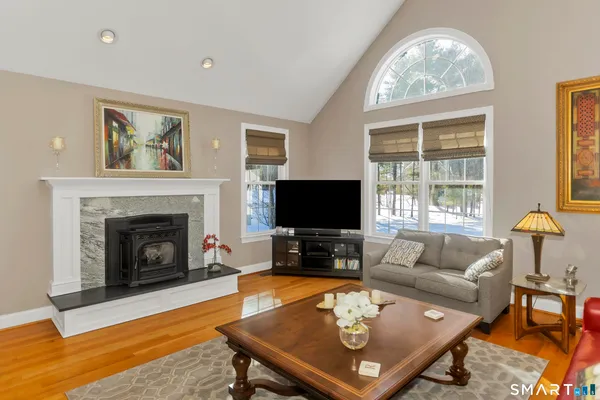 $775,000 | 84 Bobolink Lane, Somers, CT 06071