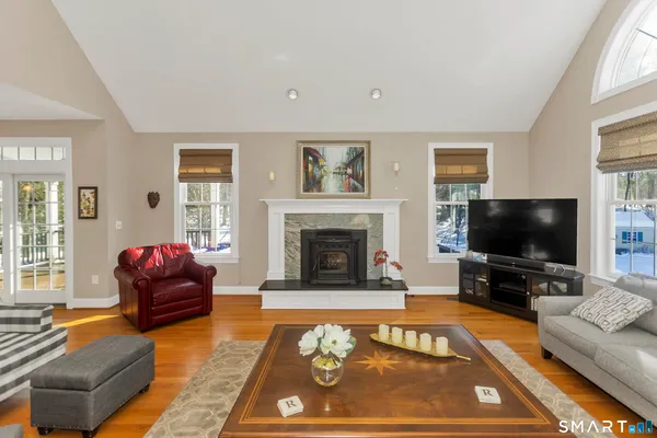 $775,000 | 84 Bobolink Lane, Somers, CT 06071