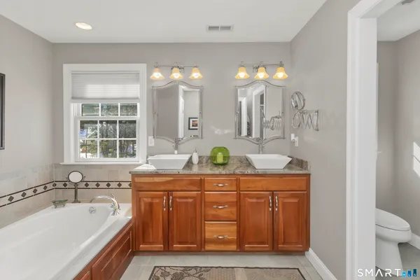 $775,000 | 84 Bobolink Lane, Somers, CT 06071