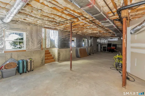 $775,000 | 84 Bobolink Lane, Somers, CT 06071