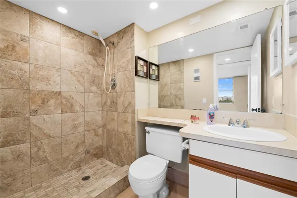 $2,200 | 3300 West Rolling Hills Circle, Unit 610, Davie, FL 33328