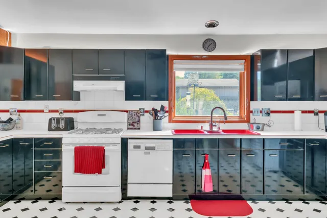 $430,000 | 4820 71st Street, Kenosha, WI 53142