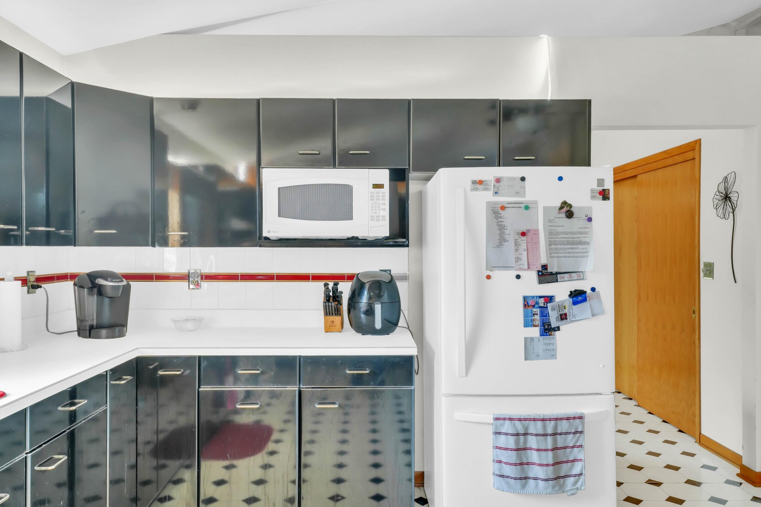 4820 71st Street Kenosha, WI 53142 - Photo 17 of 56 Kitchen