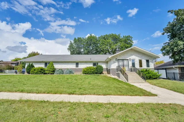 $430,000 | 4820 71st Street, Kenosha, WI 53142