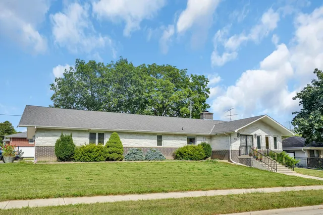 $430,000 | 4820 71st Street, Kenosha, WI 53142