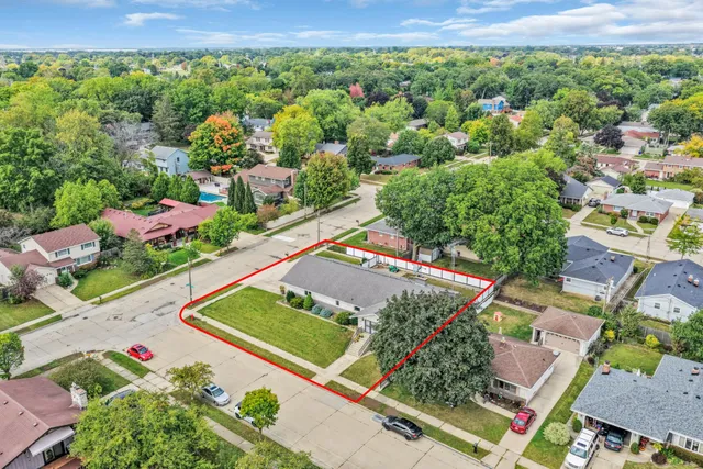 $430,000 | 4820 71st Street, Kenosha, WI 53142