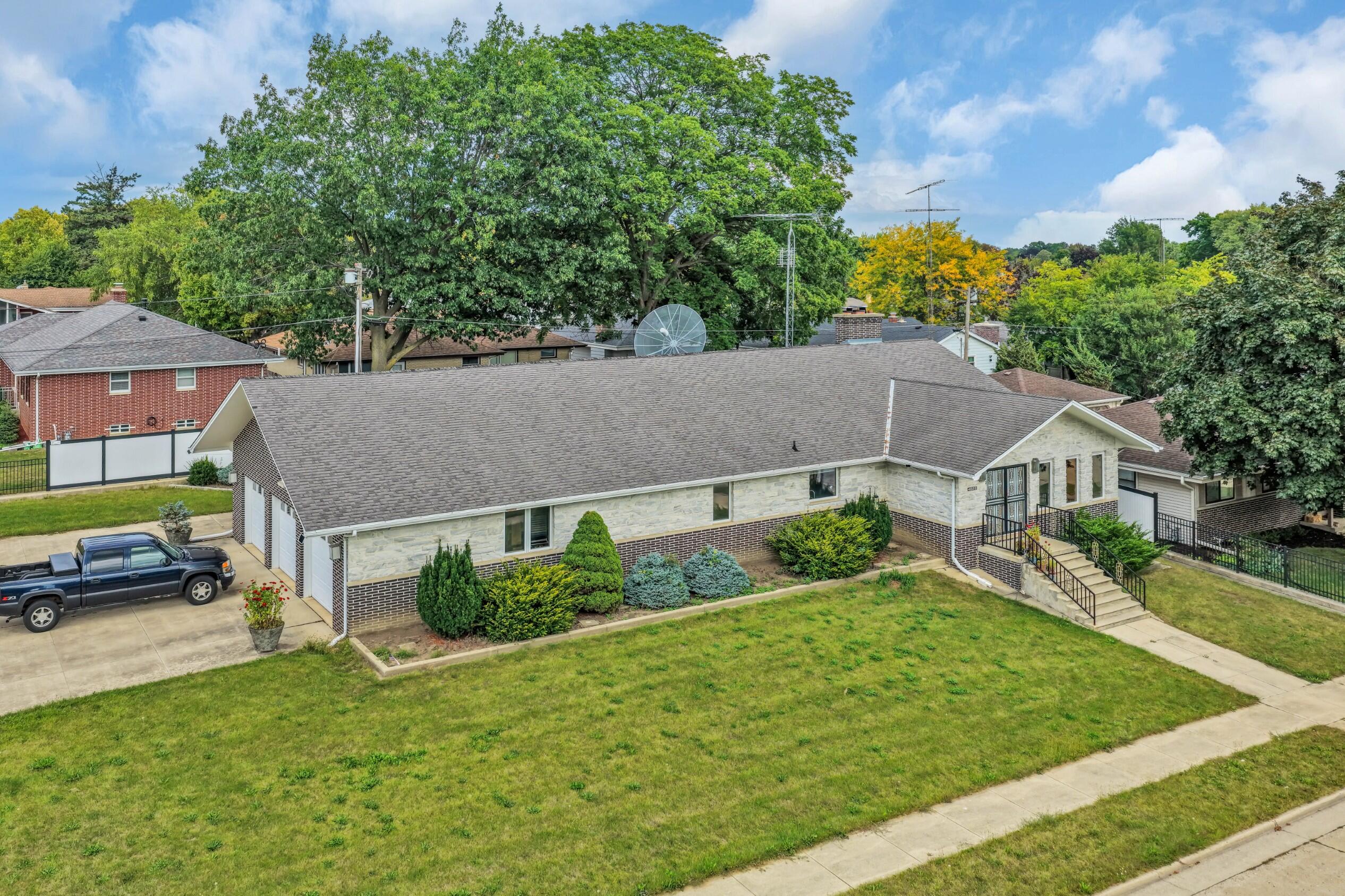 4820 71st Street Kenosha, WI 53142 - Photo 5 of 56 4820