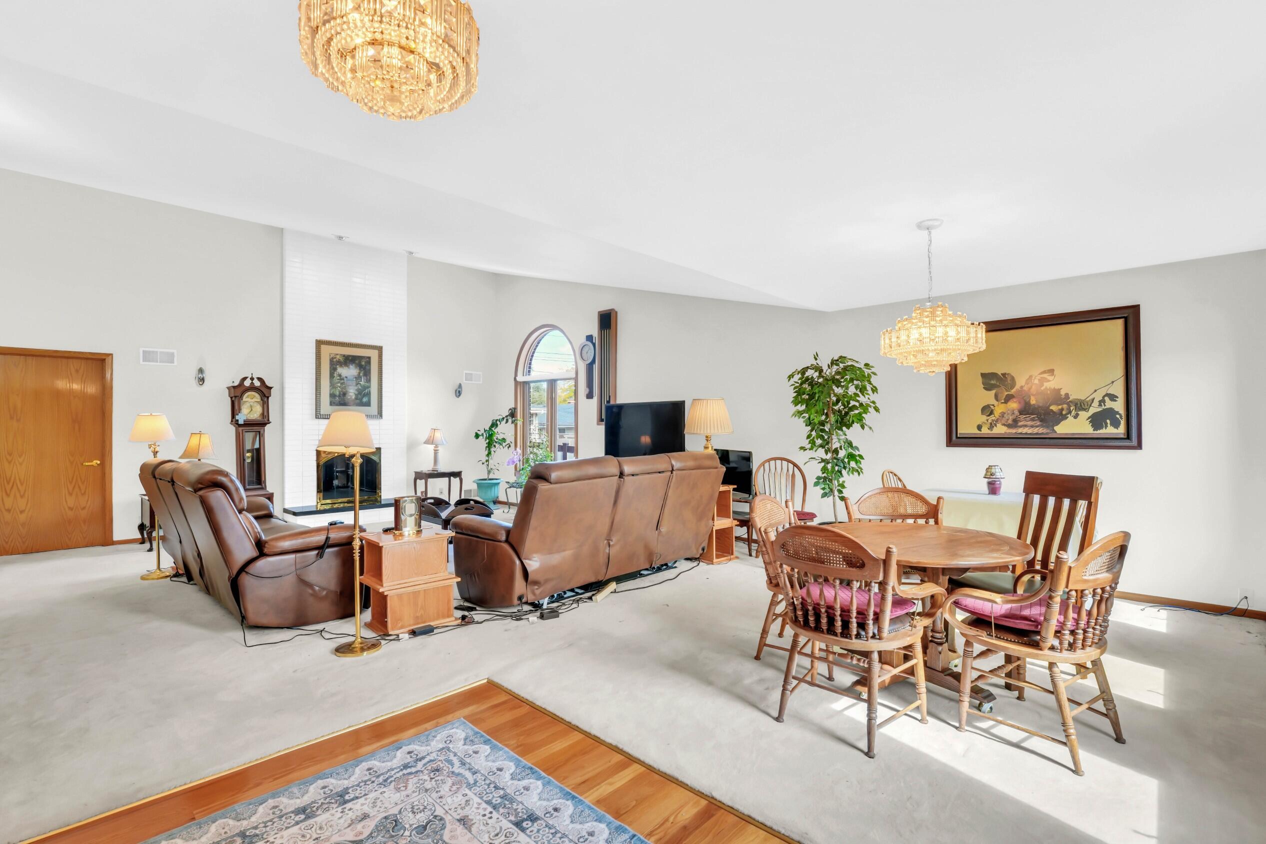 4820 71st Street Kenosha, WI 53142 - Photo 6 of 56 Living Room
