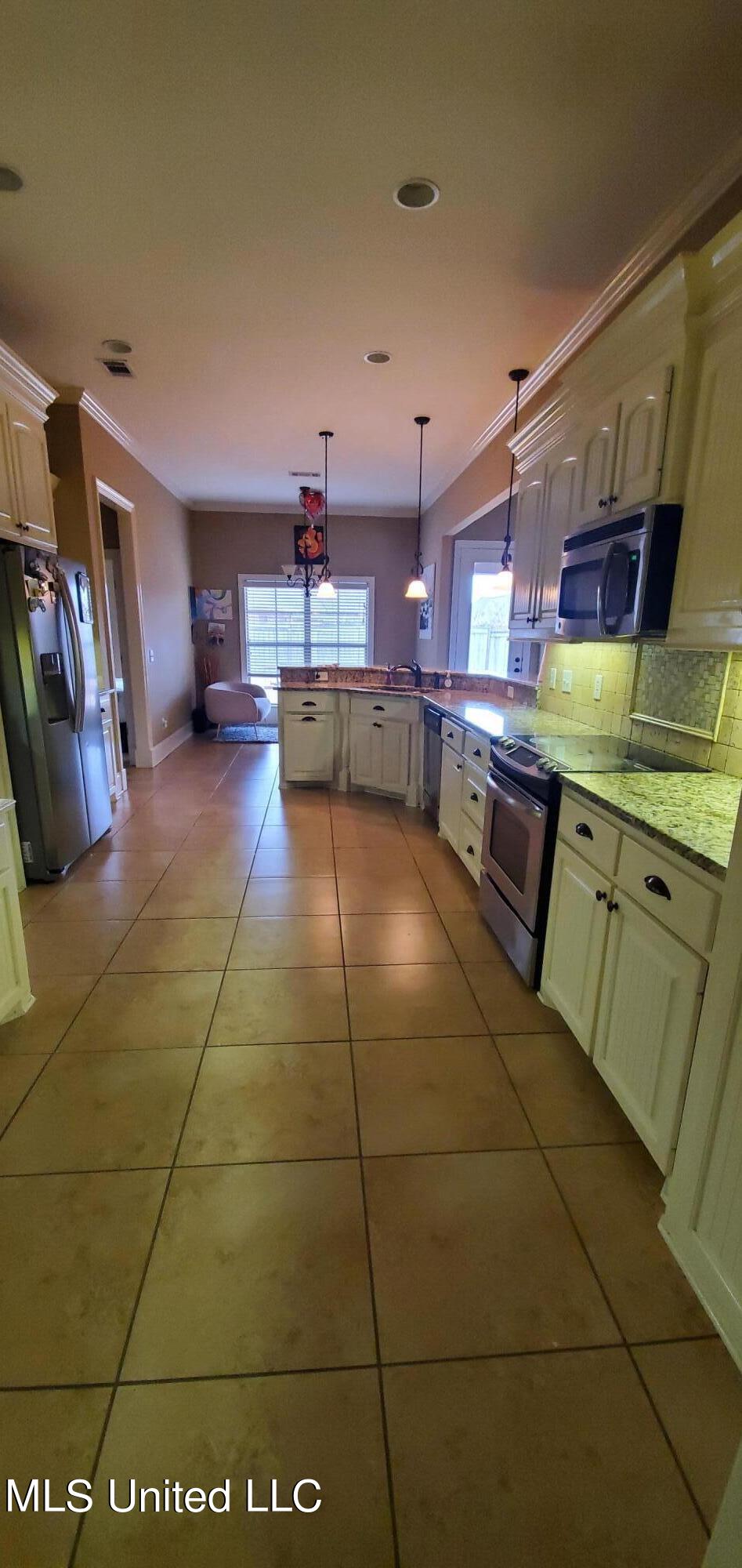 110 Hanover Street Madison, MS 39110 - Photo 2 of 6 20220226_145625