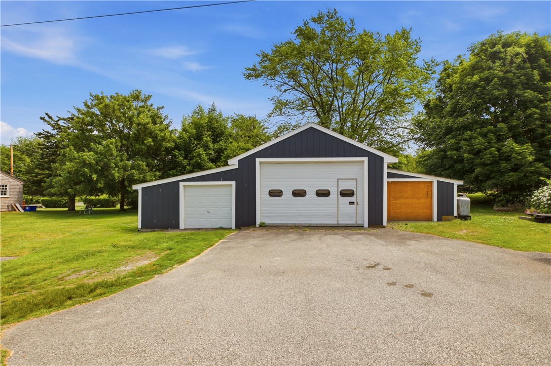 21 E Road Tiverton, RI 02878 - Photo 32 of 39
