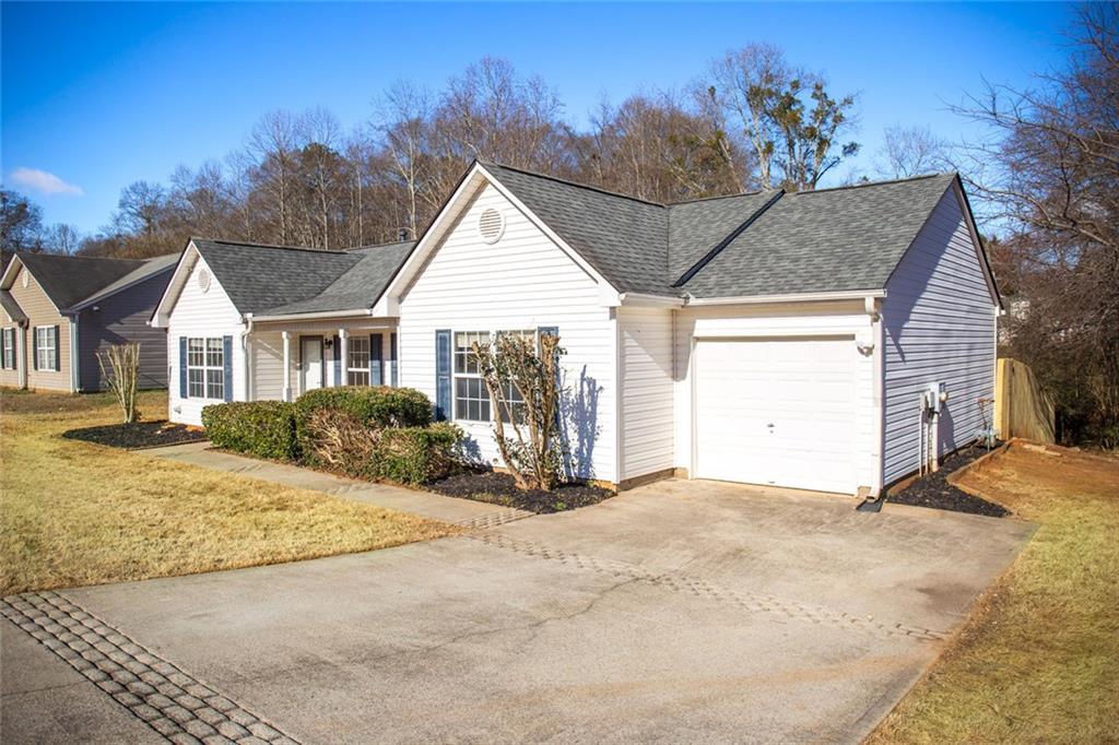 425 Shenandoah Court Winder, GA 30680 - Photo 2 of 21