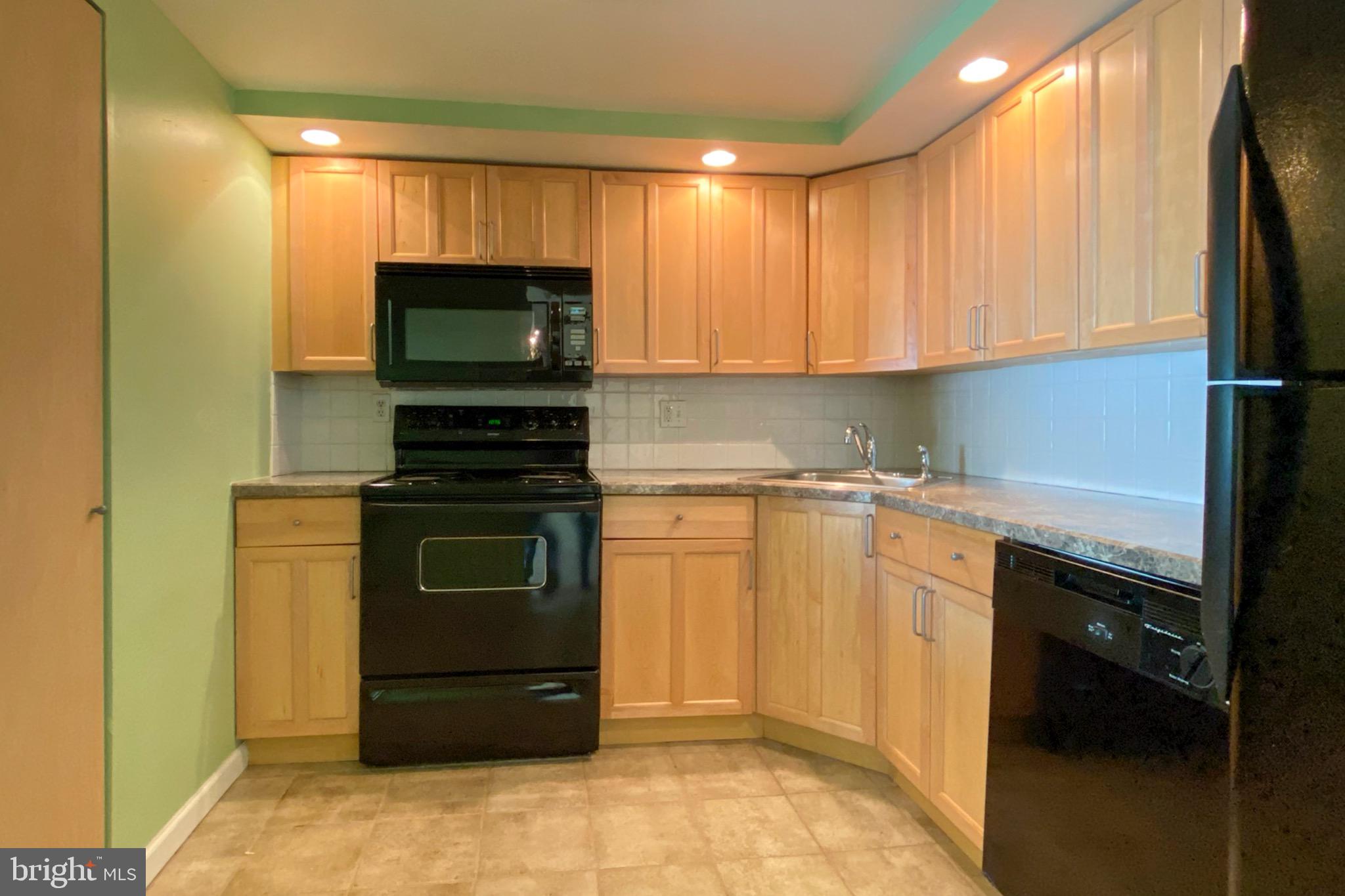 2103 Delaire Landing Road Philadelphia, PA 19114 - Photo 10 of 25 Gallery Image 10