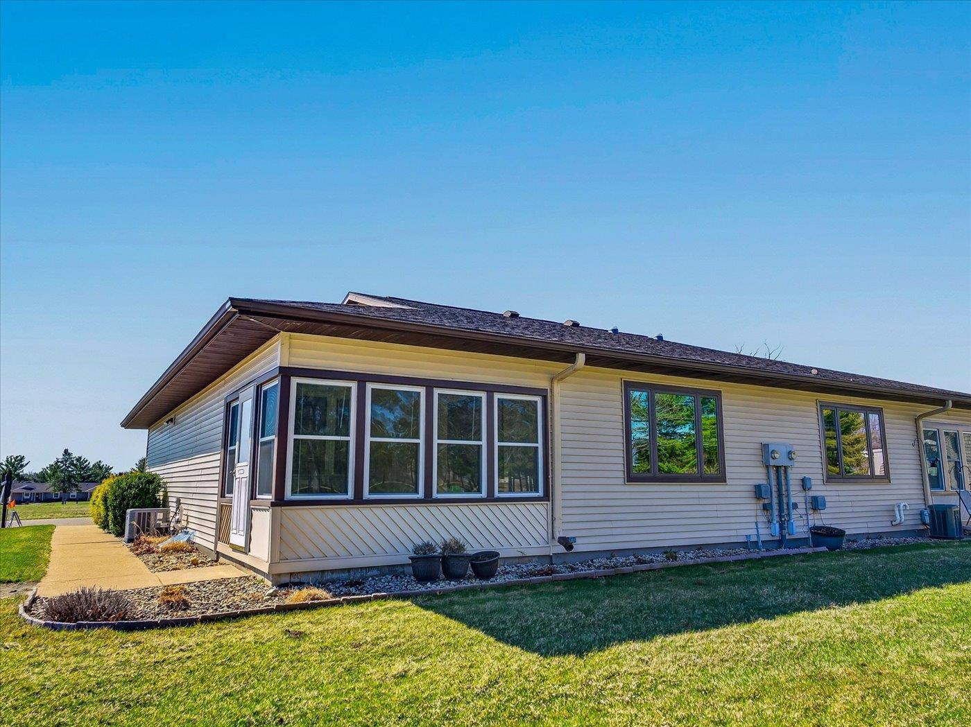 623 Saddle Ridge Portage, WI 53901 - Photo 12 of 43