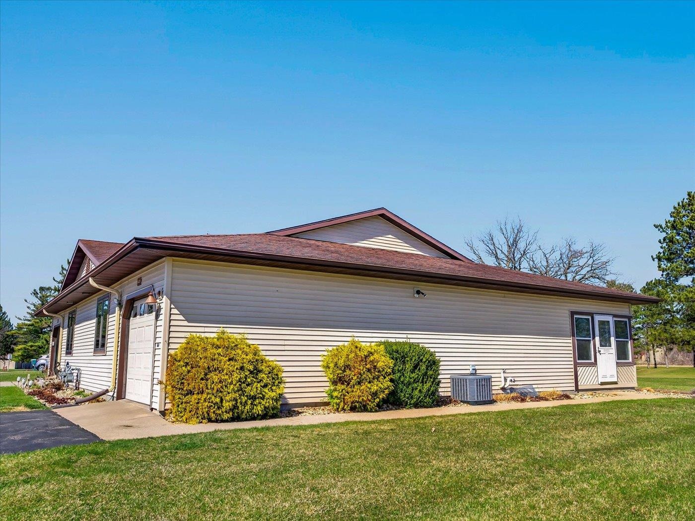 623 Saddle Ridge Portage, WI 53901 - Photo 42 of 43