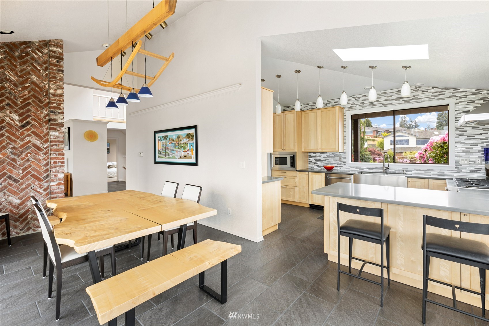 601 View Ridge Drive Everett, WA 98203 - Photo 12 of 38 a view of a dining room with furniture
