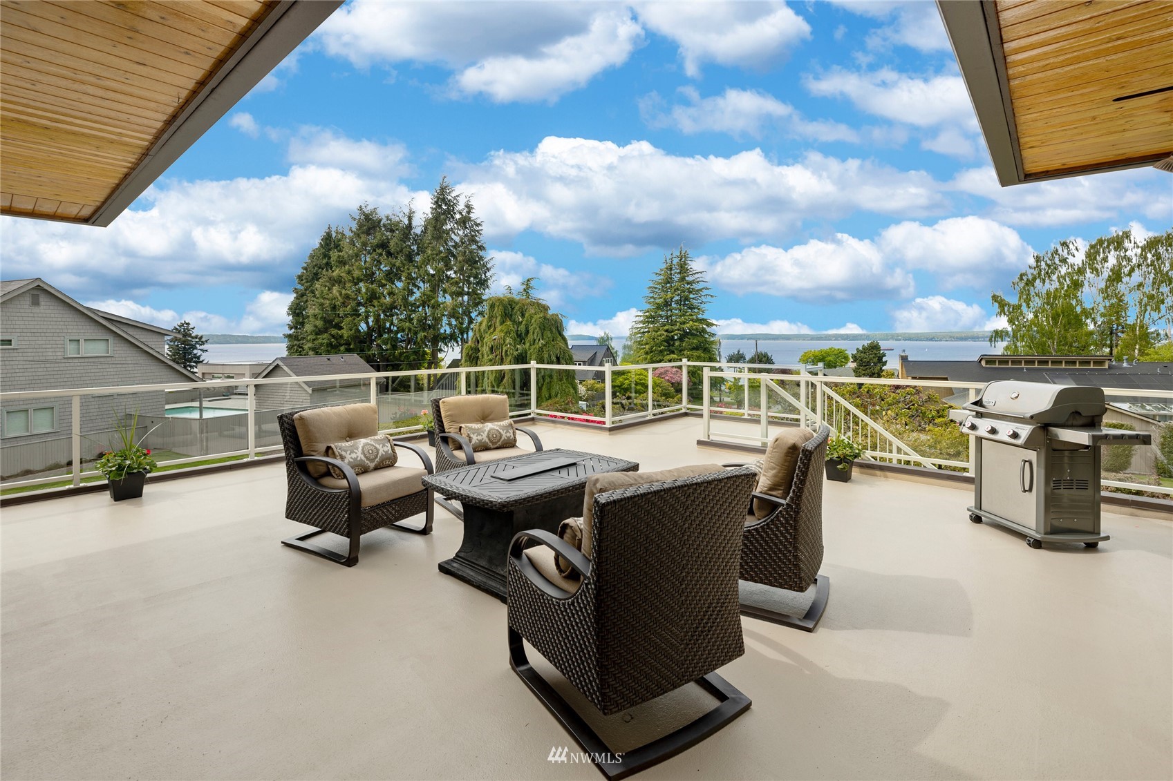 601 View Ridge Drive Everett, WA 98203 - Photo 14 of 38 an outdoor sitting area with furniture