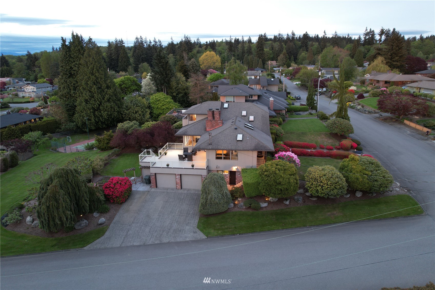 601 View Ridge Drive Everett, WA 98203 - Photo 37 of 38 an aerial view of multiple house
