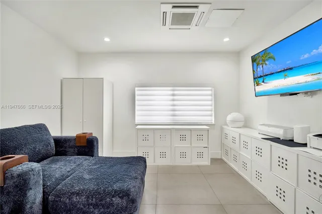 $1,400,000 | 21015 Northeast 19th Court, Miami, FL 33179