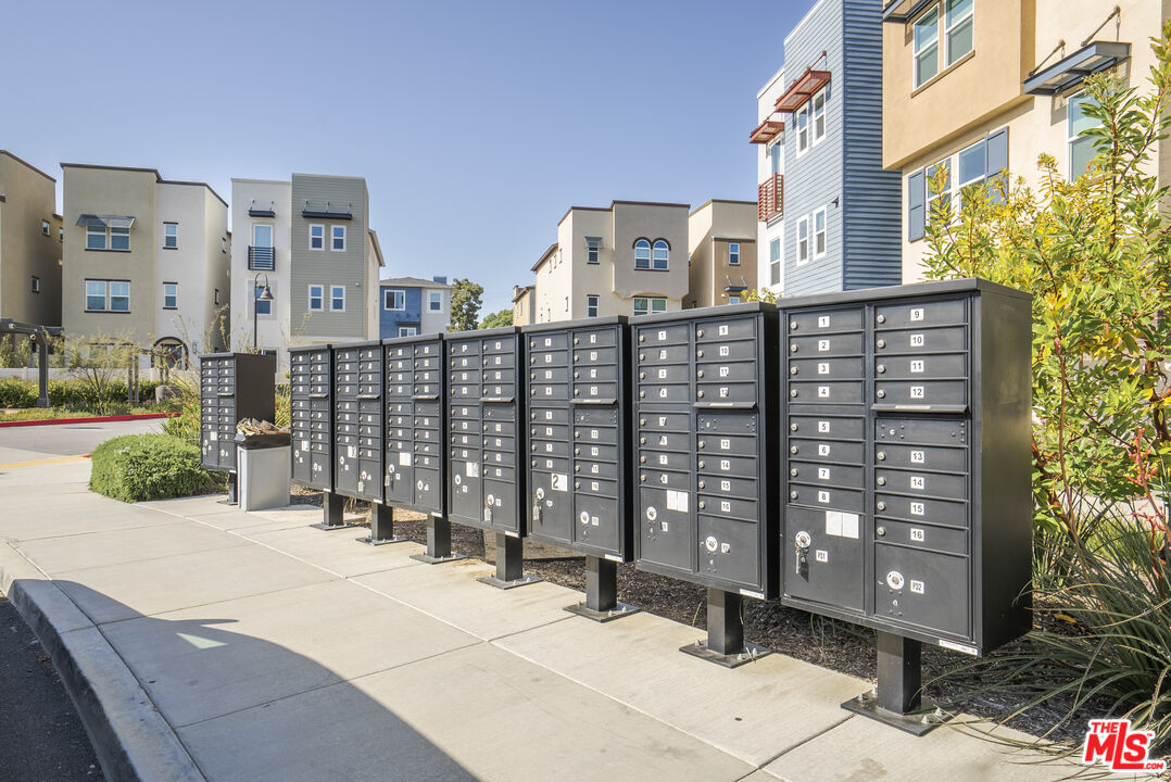 756 Daniel Freeman Circle Inglewood, CA 90301 - Photo 45 of 54 a view of buildings with yard