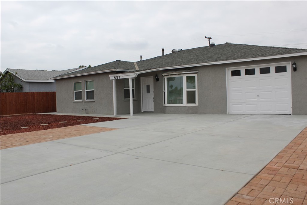 front view of house with a yard