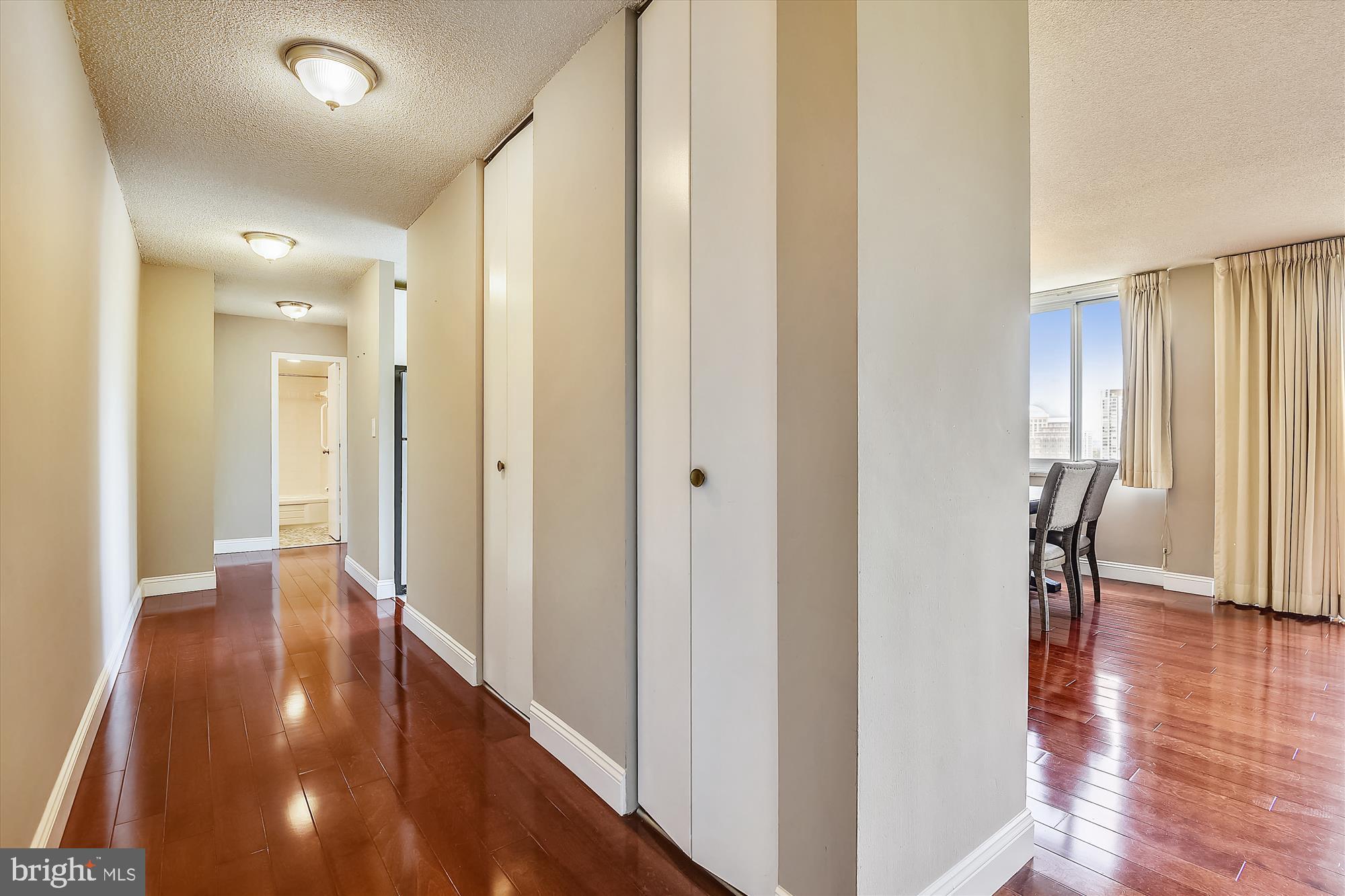 1301 South Arlington Ridge Road, Unit 401 Arlington, VA 22202 - Photo 4 of 30 900 sqft one-bed, one-bath