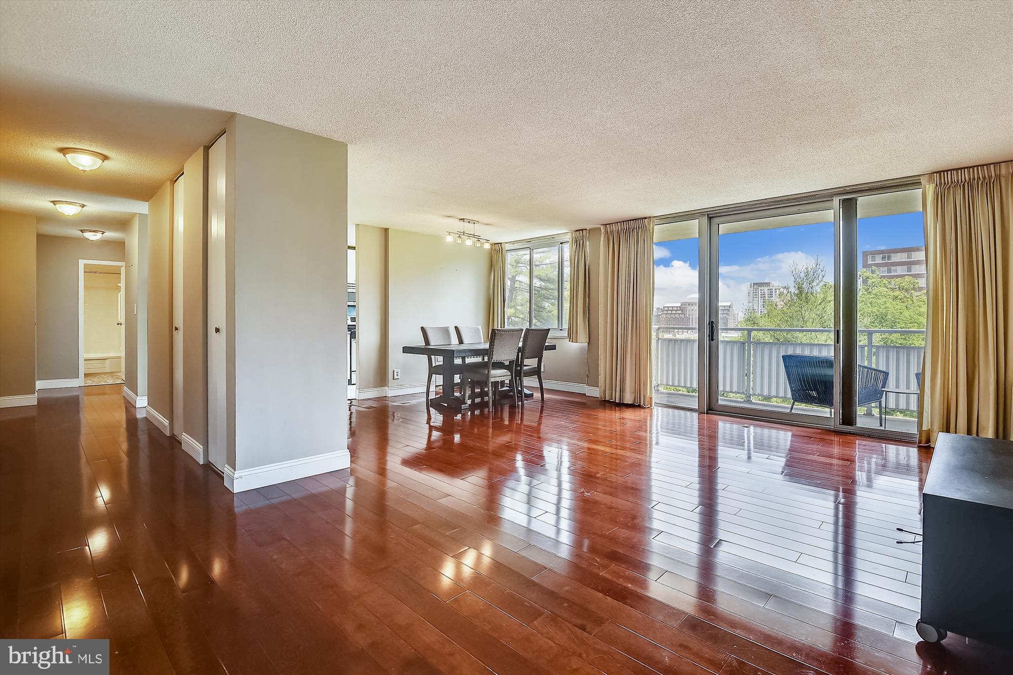 1301 South Arlington Ridge Road, Unit 401 Arlington, VA 22202 - Photo 6 of 30 Generous light from large east-facing balcony