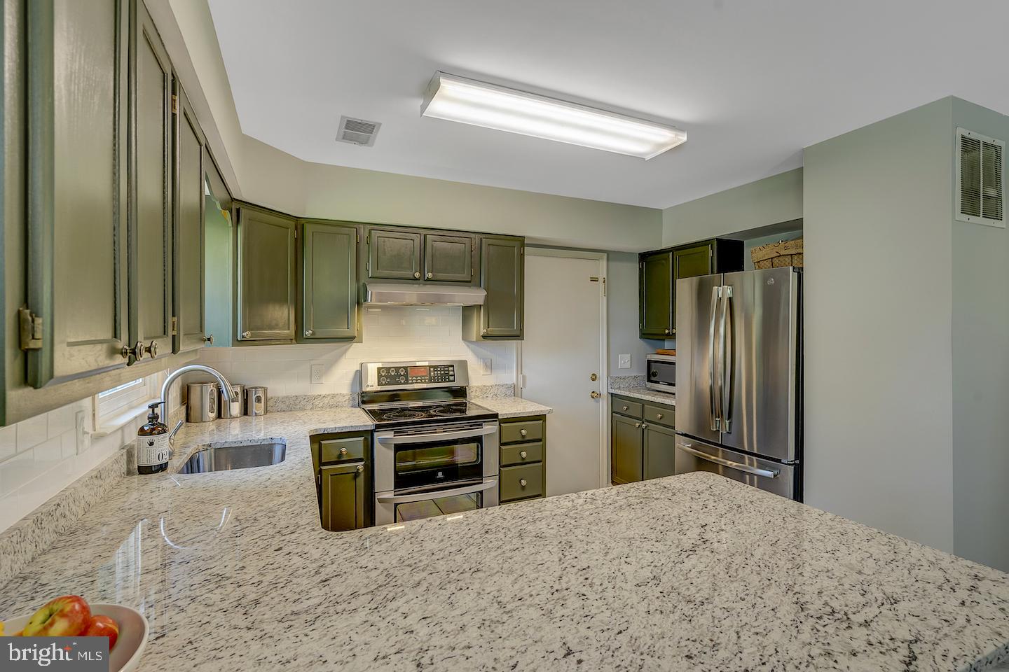 14903 Alpine Meadow Lane Silver Spring, MD 20906 - Photo 10 of 49 Stainless steel appliances