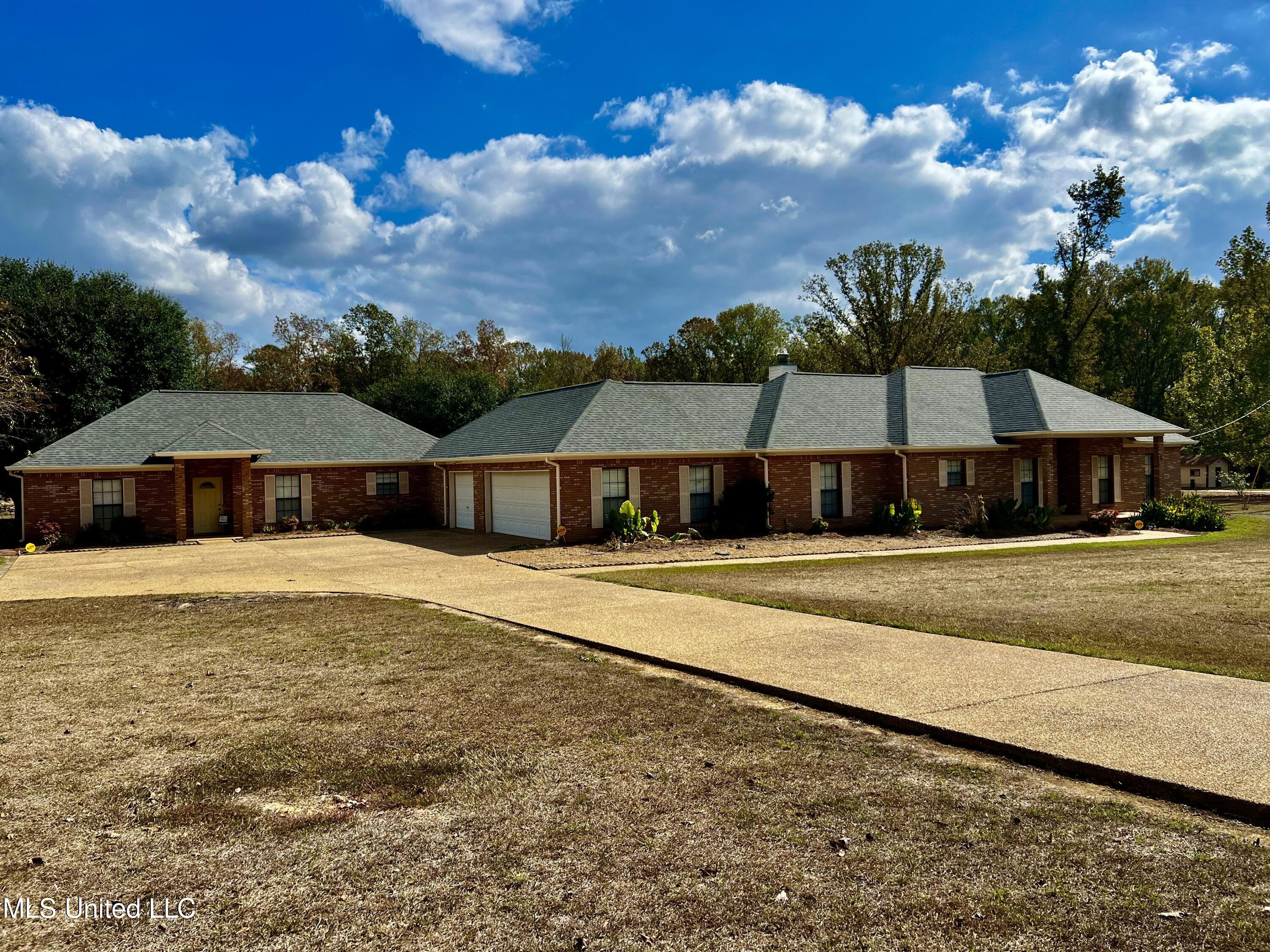 2440 Flowers Road Terry, MS 39170 - Photo 4 of 72 9166CFB4-0963-4098-A311-333F0FBB086E_1_2