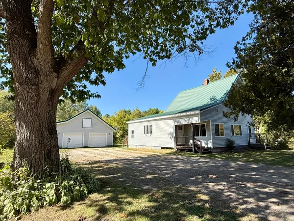 $190,000 | 44 Penobscot Avenue, Howland, ME 04448