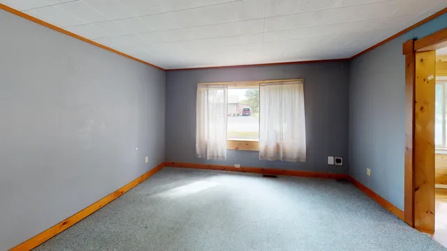 $224,900 | 44 Penobscot Avenue, Howland, ME 04448