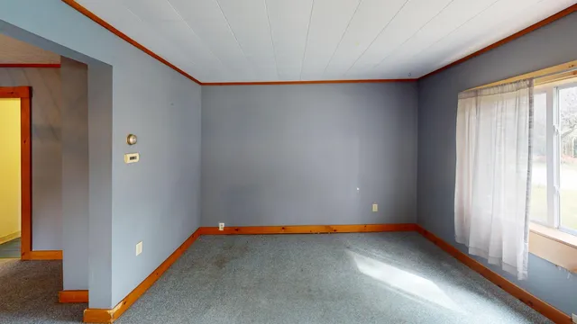 $224,900 | 44 Penobscot Avenue, Howland, ME 04448