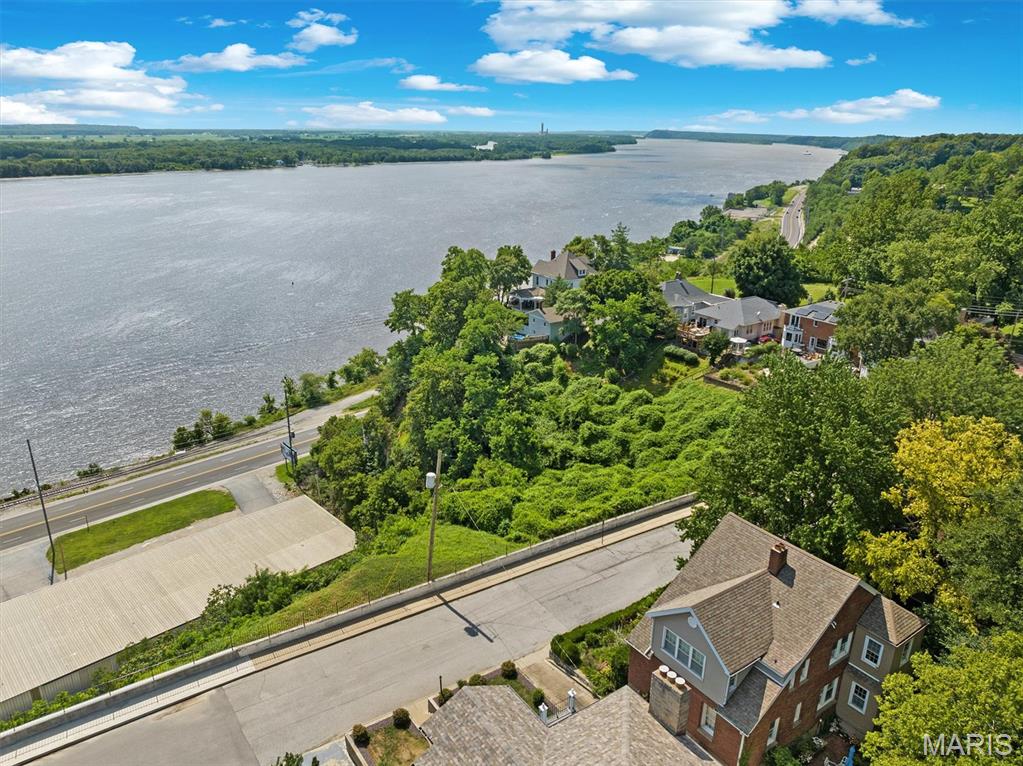 711 Riverview Drive Alton, IL 62002 - Photo 3 of 51