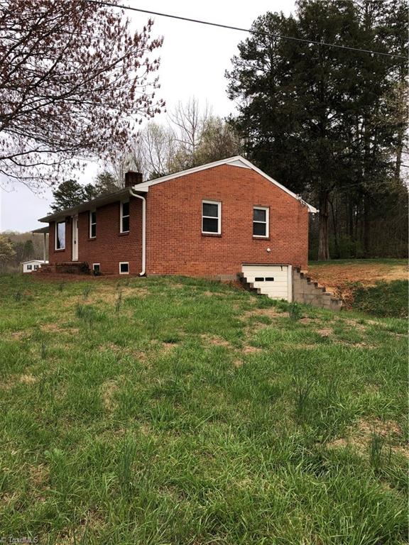 2695 Beroth Road Pfafftown, NC 27040 - Photo 2 of 13 Gallery Image 2