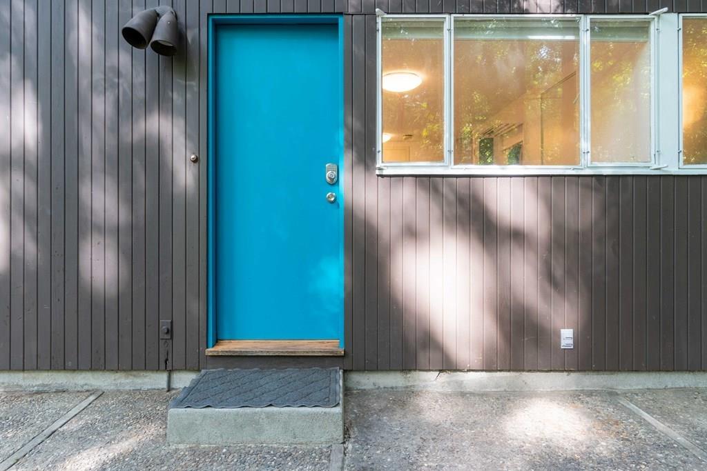 28 Peacock Farm Road Lexington, MA 02421 - Photo 27 of 29 an empty room with wooden floor and windows