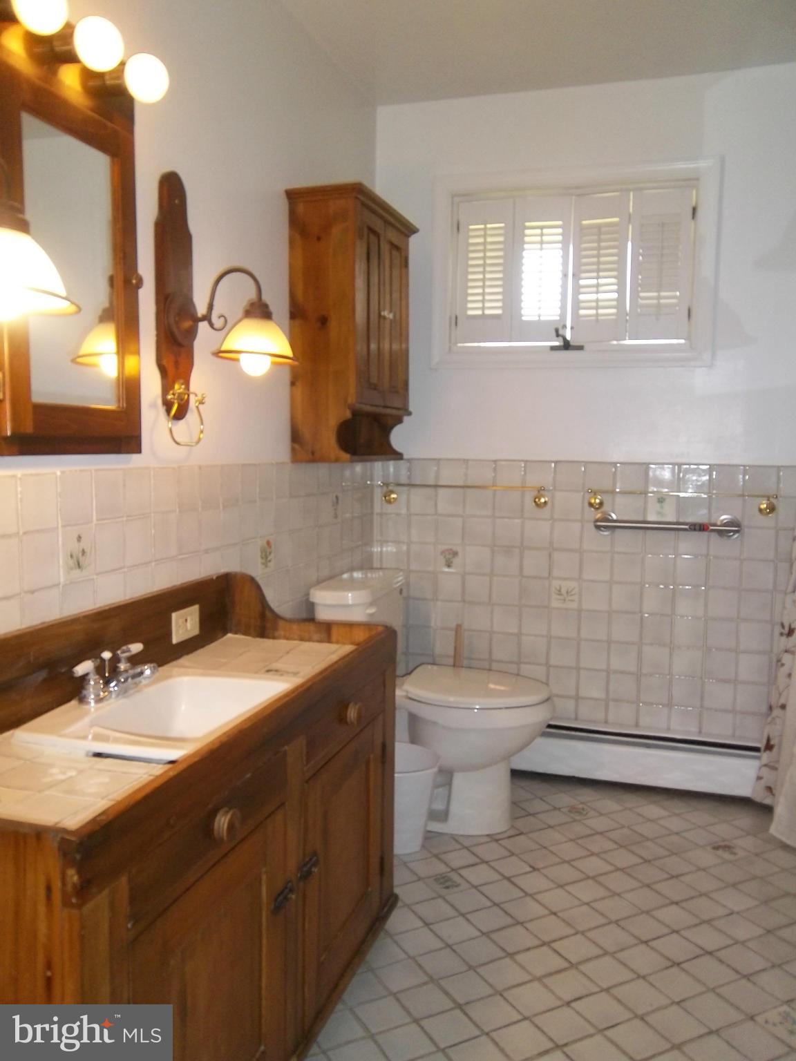 4 Park Circle Rising Sun, MD 21911 - Photo 13 of 20 Hall Bath